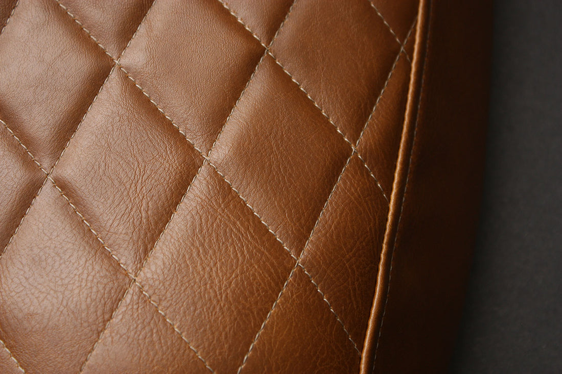 Triumph | Bonneville 00-15, Bonneville T100 02-16, Scrambler 06-16, Thruxton 04-15 | Vintage Diamond Sixty 8 | Rider Seat Cover