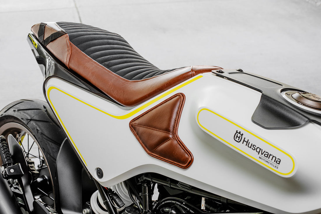 Husqvarna | Vitpilen 401 18-19 | Vintage Classic | Rider Seat Cover