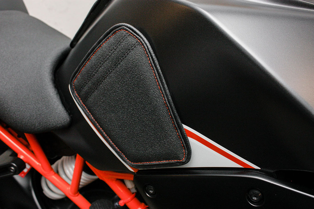 KTM | RC 125 14-18, RC 200 14-18, RC 250 15-18, RC 390 14-20 | Sport | Knee Grips