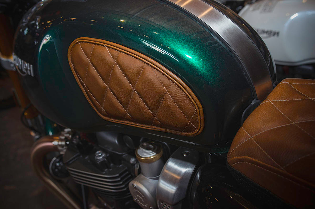 Triumph | Bonneville T100 17-20, Bonneville T120 16-23, Thruxton 16-24, Scrambler 1200 19-23, Speed Twin 1200 19-23 | Diamond | Knee Grips