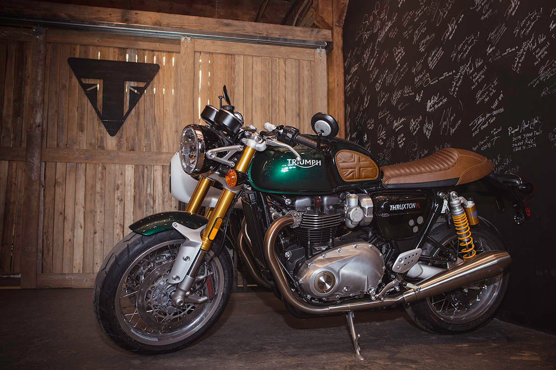 Triumph | Bonneville T100 17-20, Bonneville T120 16-23, Thruxton 16-24, Scrambler 1200 19-23, Speed Twin 1200 19-23 | Union Jack | Knee Grips