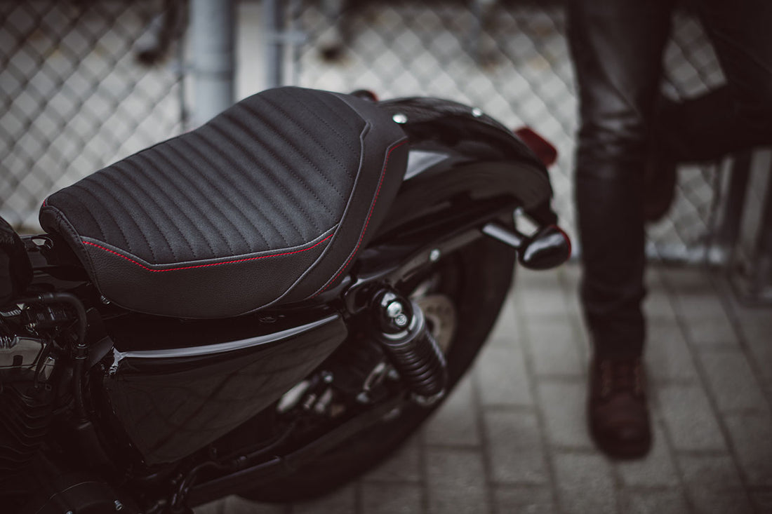 Harley Davidson | Iron 1200 18-20 | Classic | Rider Seat Cover