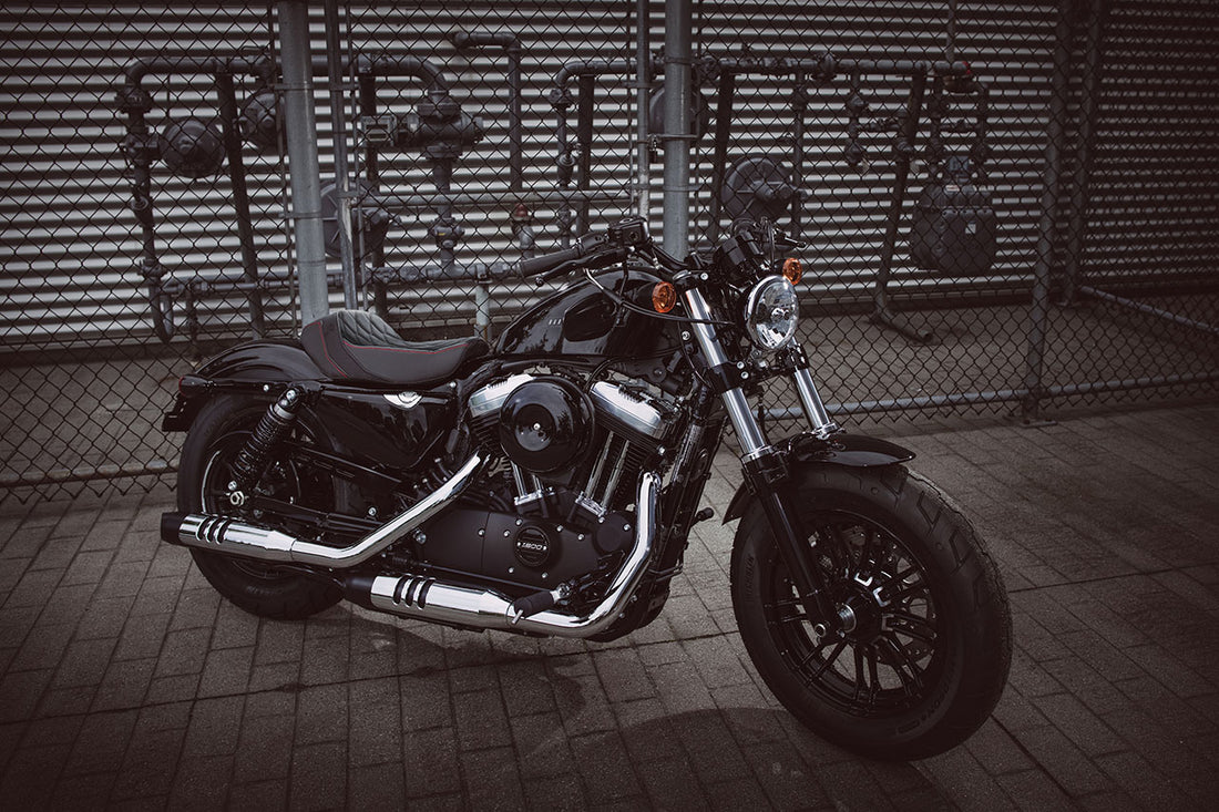 Harley Davidson | Iron 1200 18-20 | Hex-Diamond | Rider Seat Cover
